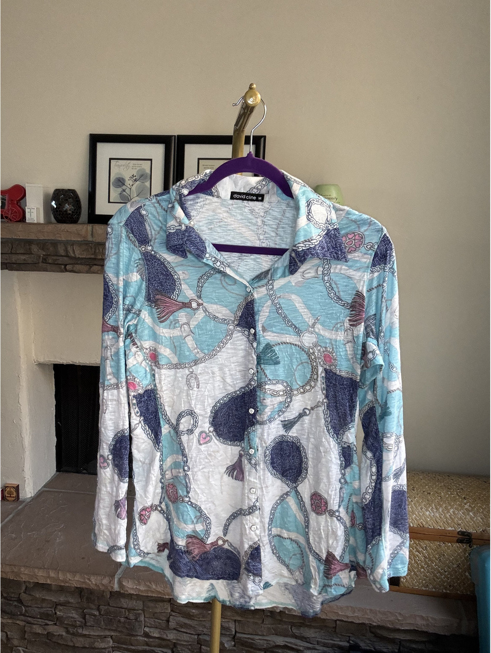 David Klein Chain, charm, and tassel-print button-down Size Medium